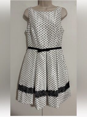 Flawless White W/ Black Polka Dots Semi Formal Size 6 Dress Danny & Nicole